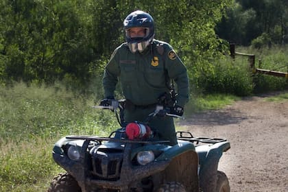 Los agentes pueden ingresar a terrenos privados no habitados dentro de los primeros 40 kilómetros de la frontera sin necesidad de una orden judicial