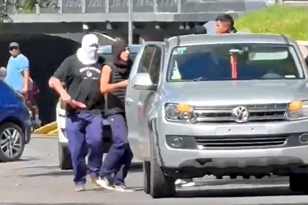 Los agresores, al salir del hospital de Gonnet