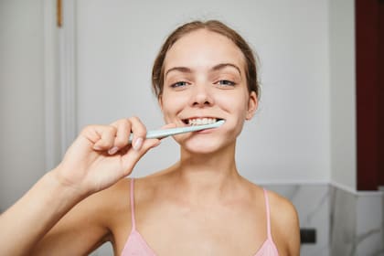 Los alimentos ácidos pueden dañar el esmalte dental