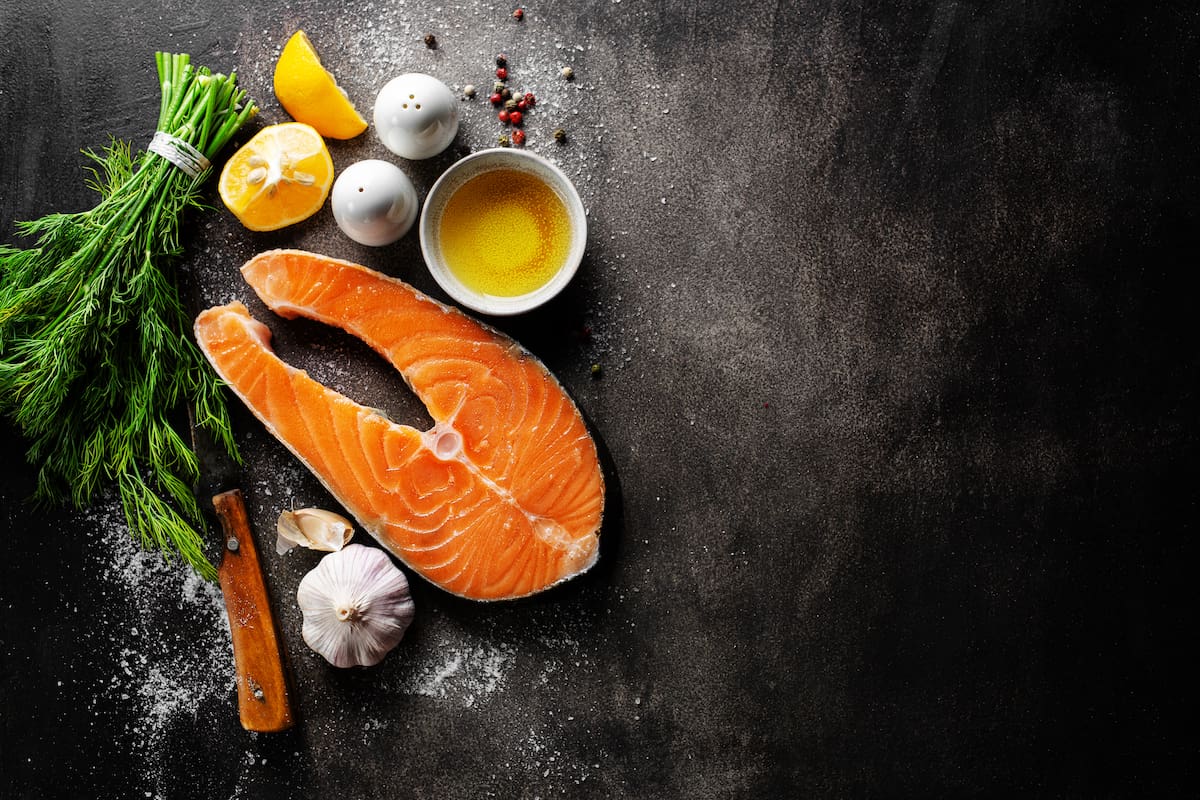 Los alimentos con omega-3 pueden colaborar para retrasar el reloj biológico (Foto: Freepik)