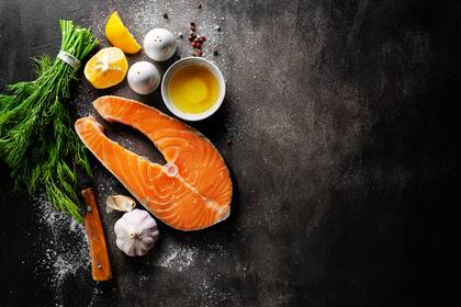Los alimentos con omega-3 pueden colaborar para retrasar el reloj biológico (Foto: Freepik)
