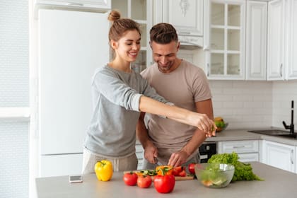 Los alimentos que fortalecen el sistema inmune son aquellos que provienen de la tierra y que son naturales y orgánicos