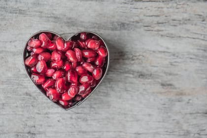 Los alimentos ricos en vitamina C, como la granada, combaten la gripe