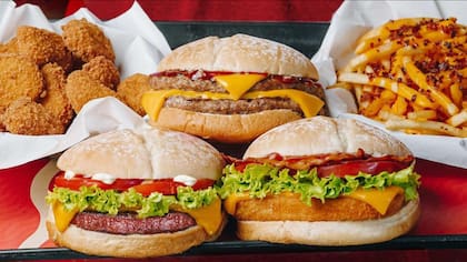 Los alimentos y bebidas procesadas aumentan el riesgo de enfermedades cardíacas, hipertensión, diabetes tipo dos y obesidad