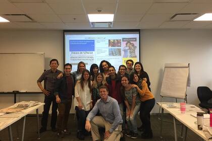 Los alumnos de la camada 2016, con docentes de la Maestría