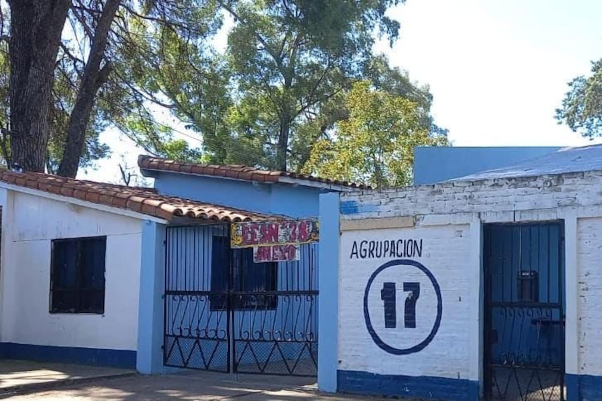 Los alumnos de la Escuela Secundaria N° 38 de Presidente Derqui, en Pilar, estudian en las instalaciones de una unidad básica