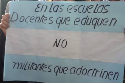 Los alumnos deben tener la posibilidad y el derecho a estudiar y a comprender la realidad en su totalidad, sin sesgos ni adoctrinamientos