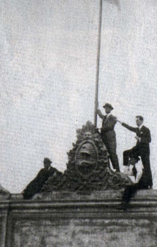 Los alumnos en el techo del Hospital de Clínicas, en 1918