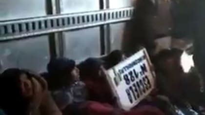 Los alumnos fueron trasladados en un camión hasta la feria