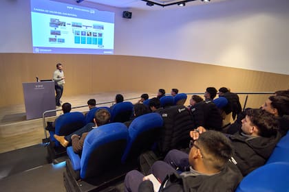 Los alumnos participaron de instancias teóricas sobre productos como INFINIA Diesel, YPF Gas y Azul 32.