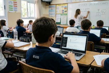 Los alumnos perderán el acceso a la IA hasta que se establezcan nuevas directrices pedagógicas