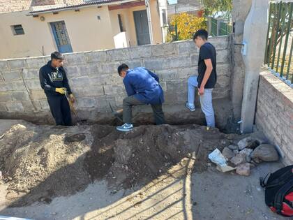 Los alumnos se pusieron manos a la obra con la instalación