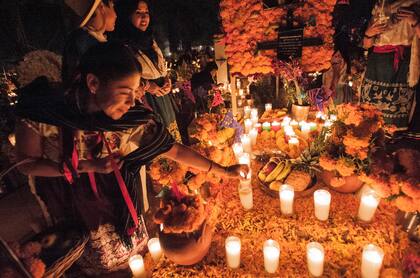 Los amunches participan, cada vez que pueden, de las celebraciones, ritos o fiestas tradicionales de los pueblos que visitan