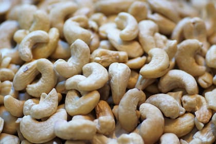 Los anacardos son semillas ricas en minerales y proteínas. Además, son fuente de fibra, que ayudan a reducir el apetito