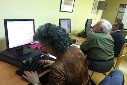 Los ancianos se están acercando más a la tecnología