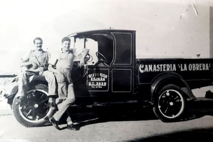 Los antiguos camiones de la canastería La Obrera