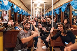 El Subte celebra el Día de la Bandera con un Paseo Histórico edición mundialista
