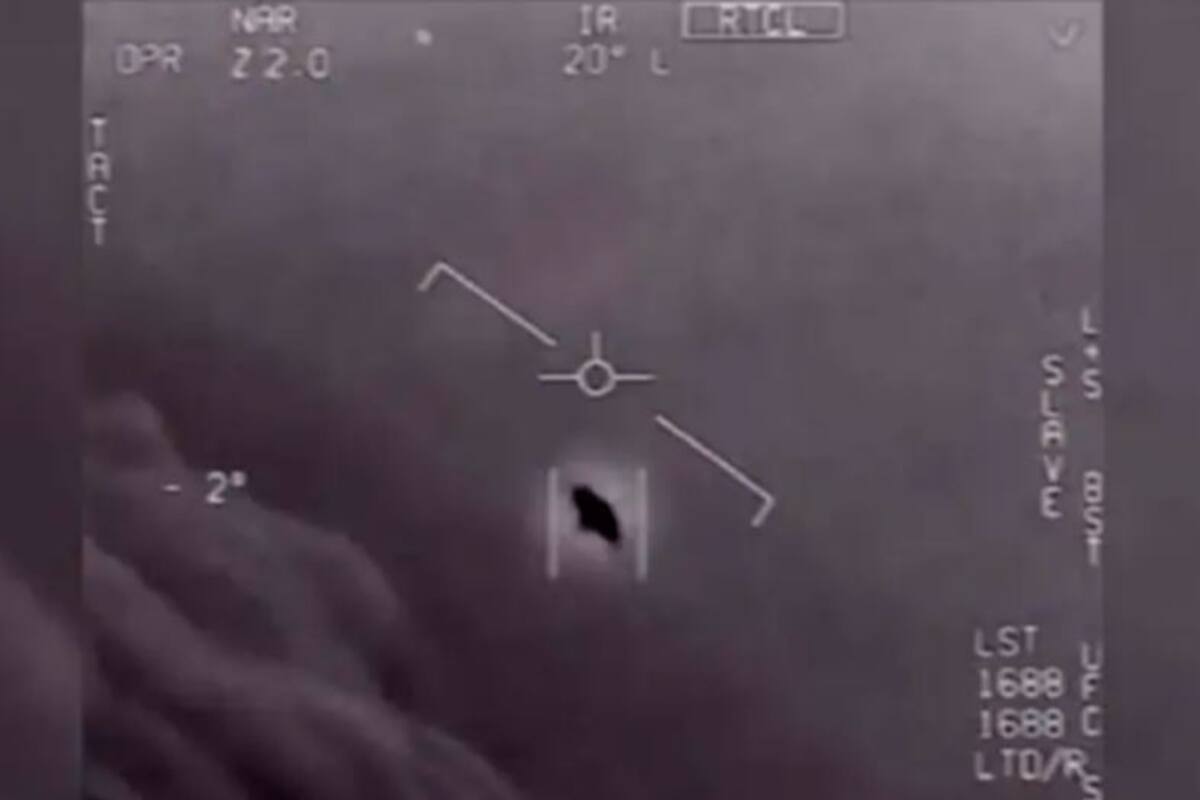 Los archivos desclasificados de la CIA incluyen historias sorprendentes sobre "explosiones misteriosas" y "presunto contacto con extraterrestres"