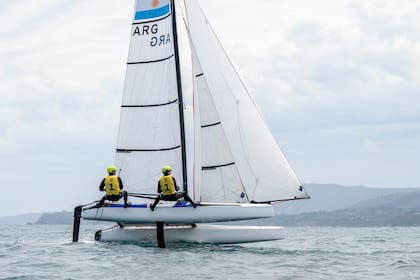 Los argentinos de la clase nacra 17 ganaron 11 de las 12 regatas de la etapa regular y lograron la medalla de oro antes de la medal race