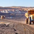 La economía cayó 1,5% mensual en abril