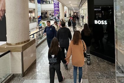 Los argentinos que van a Chile consultan la cotización del peso chileno