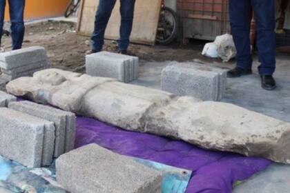 Los arqueólogos afirman que la escultura es de la cultura huasteca, con influencia de la mexica (también llamada azteca)