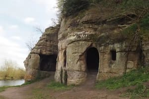 Los arqueólogos del Instituto de Patrimonio Cultural de la RAU, en colaboración con investigadores del Wessex Archaeology encabezaron la investigación