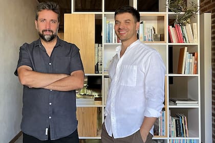 Los arquitectos José Luis Castellón e Ignacio Deveaux, de Estudio Mas Conceptual, responsables del proyecto y la obra.
