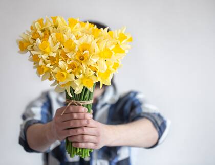 Los arreglos florales son ideales para traer frescura al hogar durante la primavera