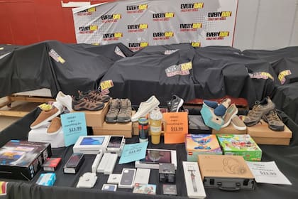 Los artículos a la venta provienen de devoluciones y sobrestock de grandes cadenas como Amazon, Target y Walmart.
