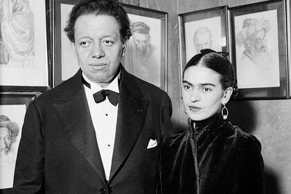 Los artistas mexicanos Diego Rivera y Frida Kahlo, dos de los protagonistas de "Crímenes por arte"