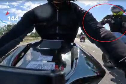 Los asaltantes le dispararon en movimiento y a 140km