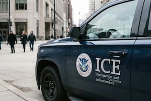 Denuncian penalmente a agentes del ICE tras la Operación Midway Blitz