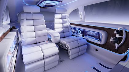 Los asientos totalmente reclinables del Mercedes Benz Vision V