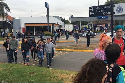 Los asistentes al festival, obligados a volverse