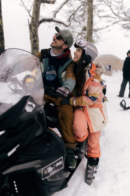 Los asistentes ascendieron en motos de nieve hasta el Refugio Las Lagunas, ubicado a 1.500 metros de altura