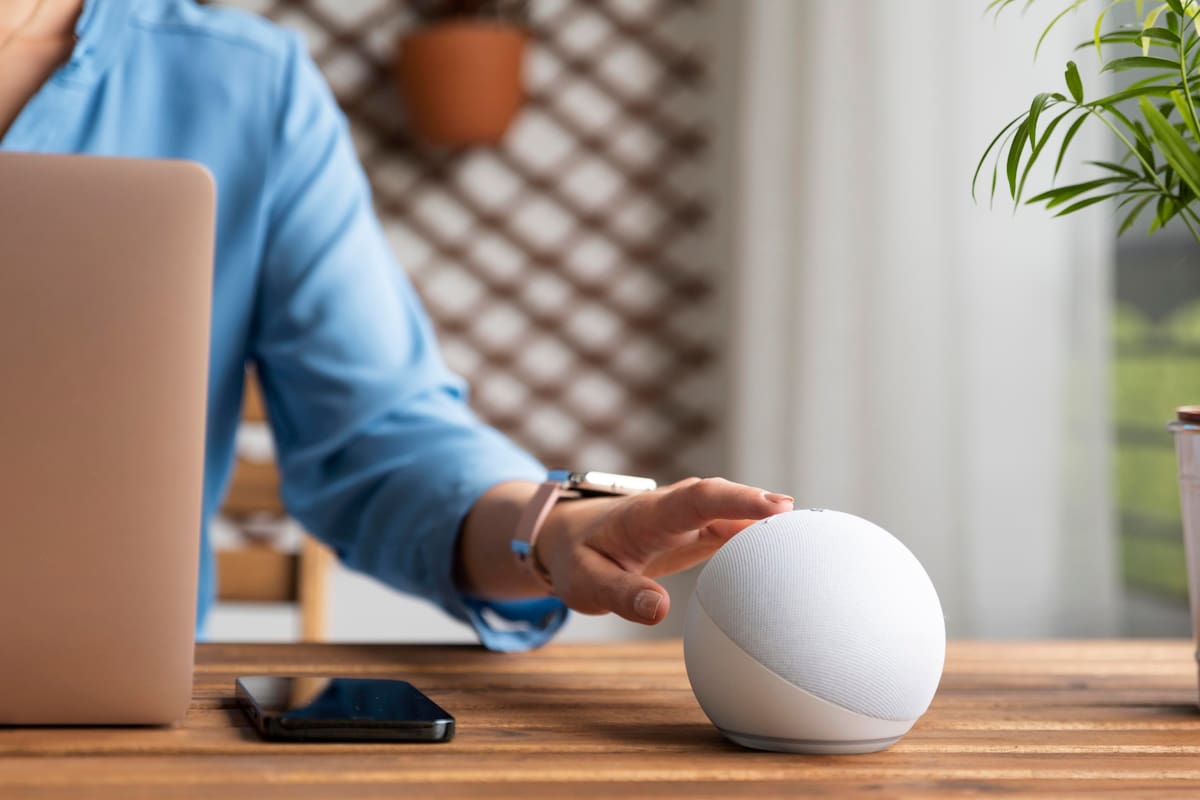 Los asistentes virtuales tanto Alexa como Google Home se convirtieron en un miembro más de las familias