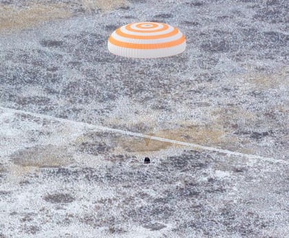 Los astronautas aterrizaron sin problemas en Kazajistán