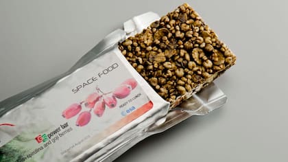 Los astronautas consumen espirulina en barras de cereal para no perder masa muscular en el espacio