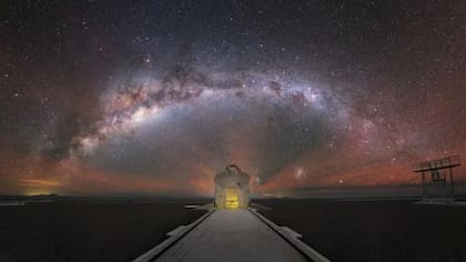 Los astrónomos que utilizan los telescopios del Observatorio de Paranal se han beneficiado de la ausencia de actividad humana en ese remoto desierto