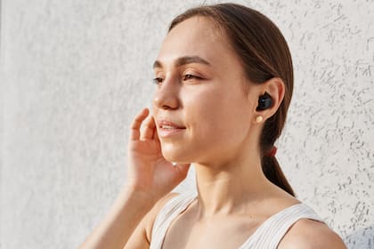 Los auriculares Bluetooth no guardan ningún peligro para la salud (Foto: Freepik)