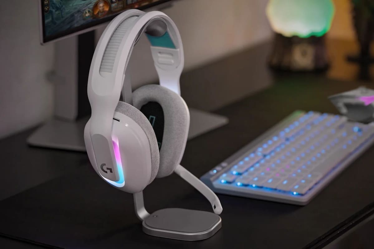 Los auriculares G522 Lightspeed de Logitech se pueden usar con cable USB-C, Bluetooth, o con el sistema inalámbrico propietario de la compañía