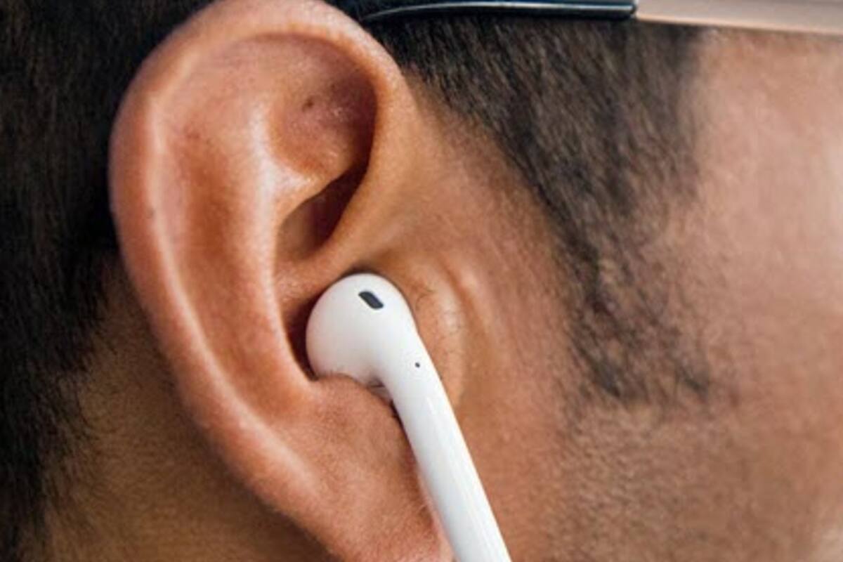 Los auriculares, usados mucho tiempo, pueden provocar que aumenten la humedad y la temperatura en el canal auditivo y eso puede producir la aparición de hongos