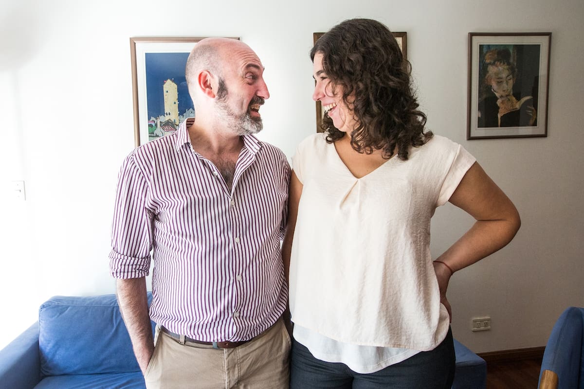 Los autores de Cómo criar hijxs no sexistas invitan a los padres a cuestionar estereotipos en pos de una crianza inclusiva e igualitaria