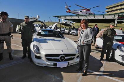 "Hay autos de alta gama y de colección, además de embarcaciones, que rondan el valor de 200 millones de pesos", dijo Bullrich
