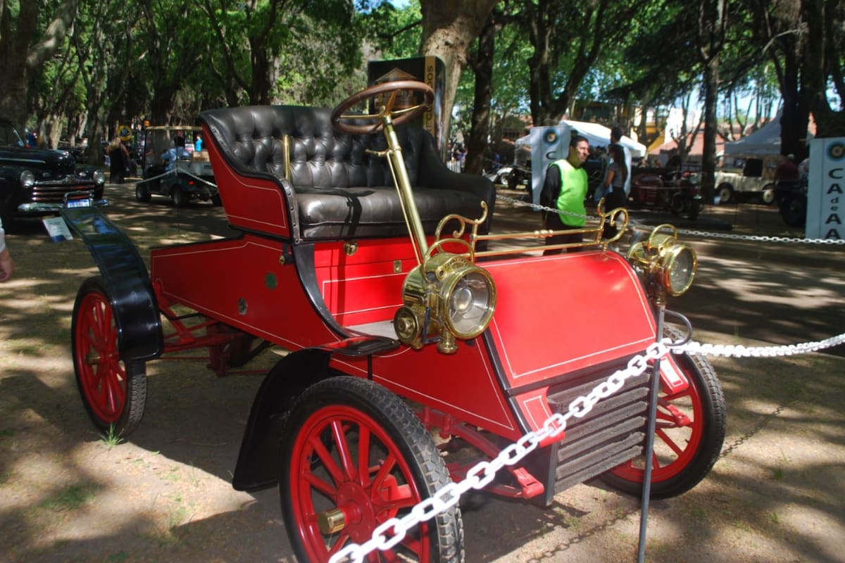 Los autos desplazaron a la tracción a sangre en la antigua Buenos Aires