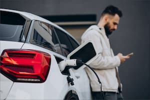 El boom de los autos eléctricos anticipa un problema para la reventa, dicen los expertos