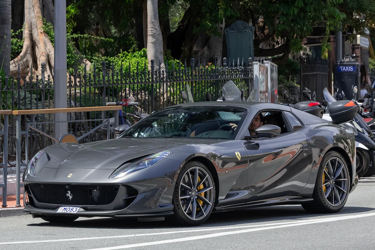 Los autos más caros que se vendieron este 2023 no pertenecen a los exclusivos one-offs o few-offs; fueron producidos en serie y puestos a disposición de quienes puedan pagarlos