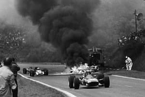 Aceptó el auto maldito, cumplió el sueño de correr en la F1 a los 40 años y se mató a las tres vueltas