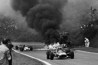 Aceptó el auto maldito, cumplió el sueño de correr en la F1 a los 40 años y se mató a las tres vueltas